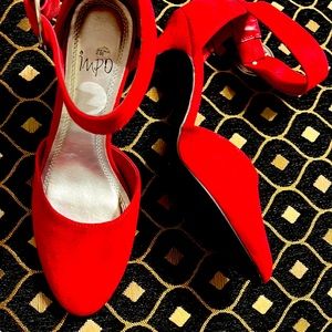 8.5 red velvet shoes.